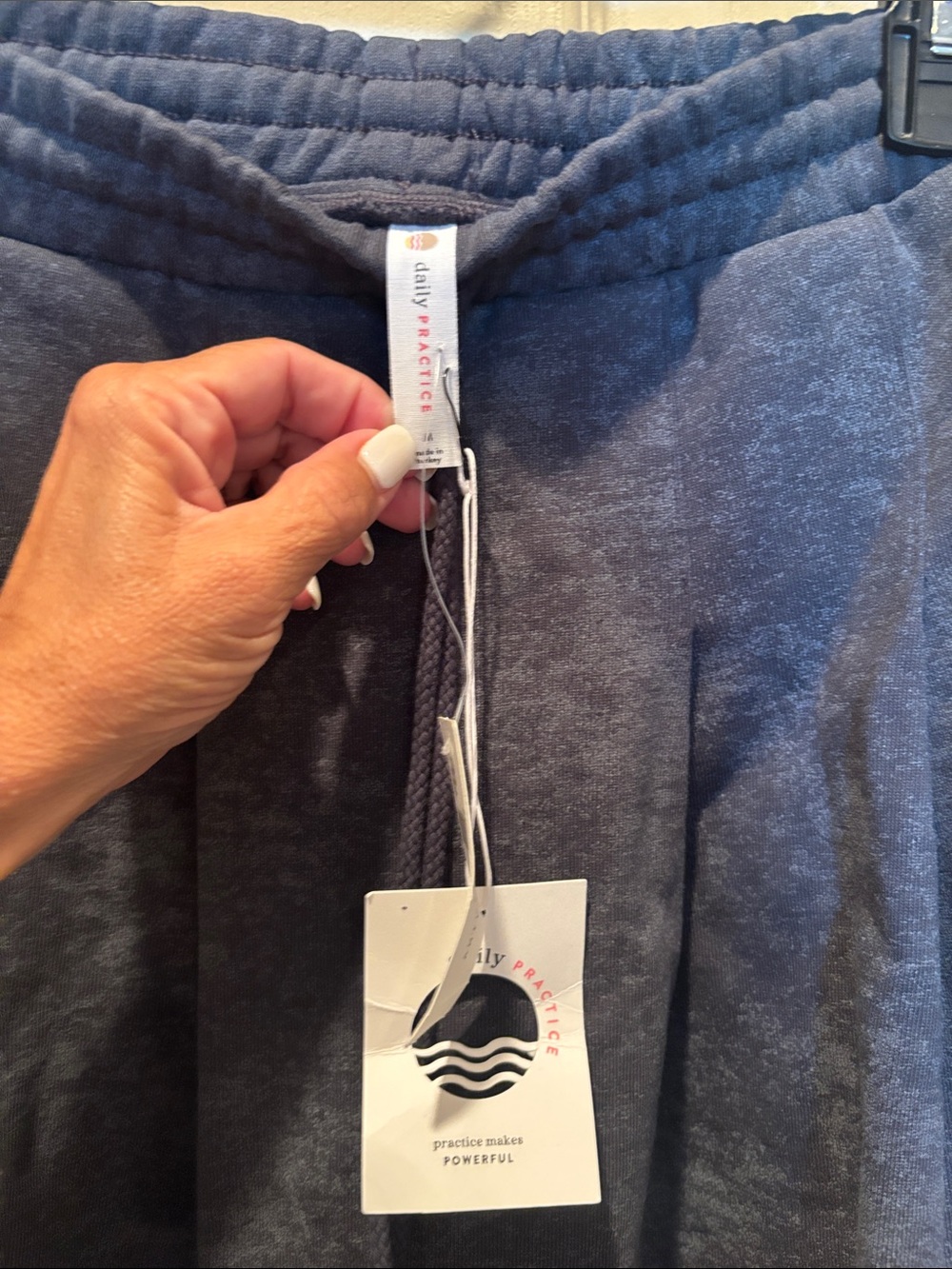 NWT Daily Practice by Anthropologie Courtside Pleated Mini Skirt Charcoal size M - Picture 2 of 3